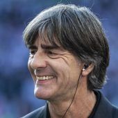 Löw spricht mit den Engländern