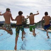 Bademeister verzweifelt gesucht