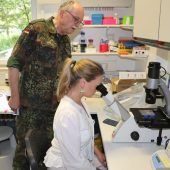 Im Labor der Zecken-Experten