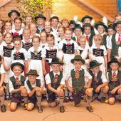 Besuchermagnet Stadlfest in Ostermünchen – Almarausch-Trachtenjugend begeistert die Besucher