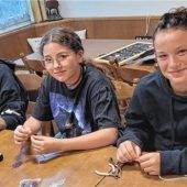 Trachtler fertigen ihre eigenen Accessoires