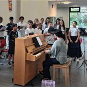 Schüler und Profis musizieren