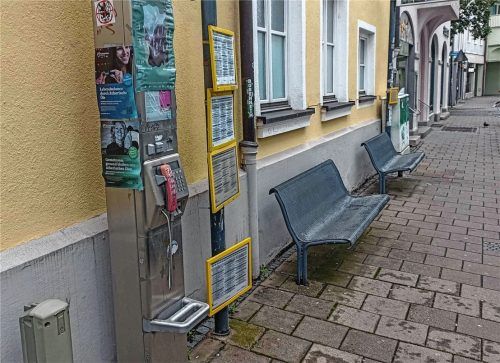An einigen Haltestellen in Rosenheim fällt es schwer, die Abfahrtszeiten zu erkennen. Foto re