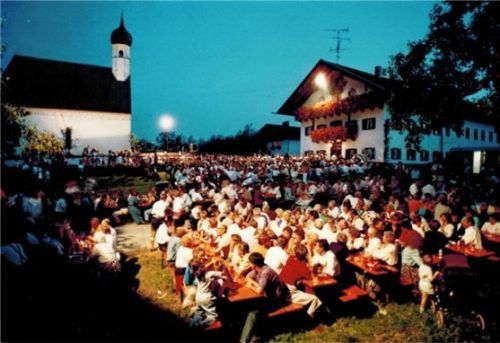 Archivfoto des Gögginger Dorffestes von 1980.

Foto re