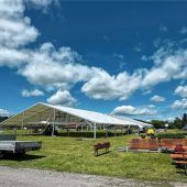 Von der grünen Wiese zum Festplatz