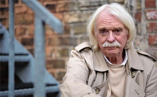 Axel Petermann (71) beschäftigt sich seit Jahrzehnten mit spektakulären Kriminalfällen, war unter anderem jahrelang Leiter der 1. Mordkommission der Kriminalpolizei Bremen. Foto Ralf Andreas Gemmecke