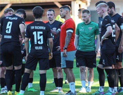 Buchbachs Trainer Aleksandro Petrovic will mit seiner Mannschaft in Bayreuth punkten. Foto Michael Buchholz
