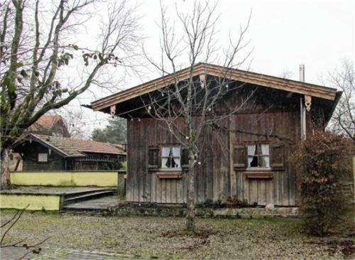 Das alte Vereinsheim soll abgebaut und verkauft werden. Fotos Stache