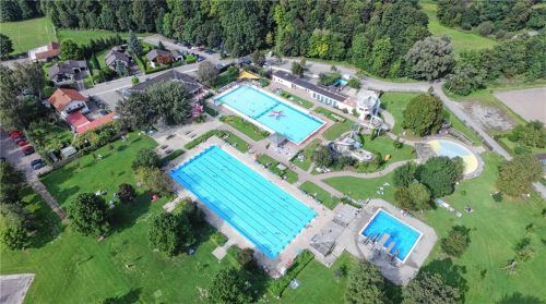 Das Töginger Freibad hat einen hohen Stellenwert: Hier ist nicht nur bei Hitzerekorden die ganze Familie wunderbar beschäftigt.