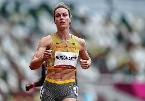 „Das war der schönste Lauf meiner Karriere.“: Alexandra Burghardt nach dem Zieleinlauf im Vorlauf bei den Olympischen Spielen in Tokio.Foto Michael Kappeler/DPA