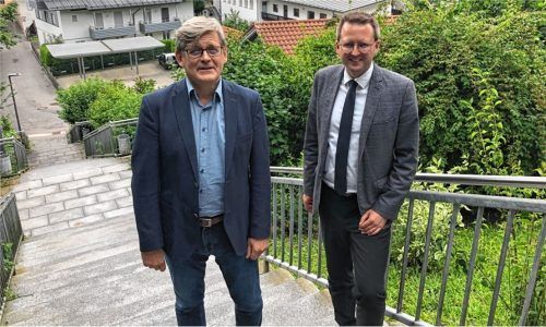 Der neue Klimaschutzmanager Albert Bernstetter (links) mit Bad Aiblings Bürgermeister Stephan Schlier. Foto Bettinger