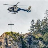 Bergwacht trainiert mit Hubschrauber