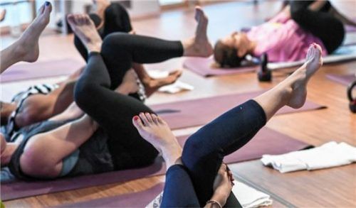 Der Sportverein DJK Kolbermoor bietet im Sommer zahlreiche Fitness- und Gesundheitskurse. Foto dpa