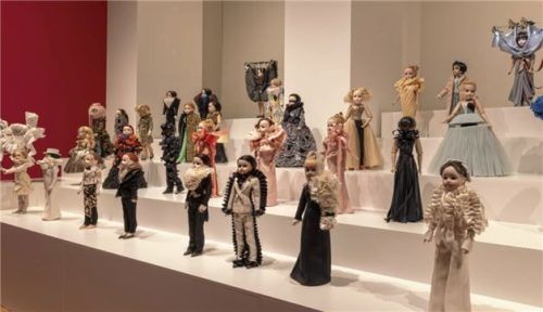 Die Ausstellung in der Kunsthalle München überschreitet die Grenzen zwischen Couture und Kunst. Foto Kunsthalle München/Viktor&Rolf. Fashion Statements