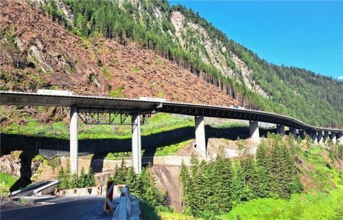 Streit unter Nachbarn: Die bevorstehenden Sanierungsarbeiten an der Luegbrücke und Tirols Weigerung, beim Nachtfahrverbot nachzugeben, nerven Bayerns Verkehrsminister Bernreiter. Foto Weiser