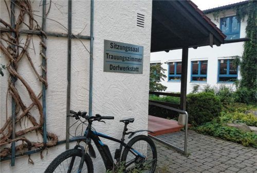 Die Dorfwerkstatt wird umquartiert, an ihre Stelle soll dort eine Kindergartengruppe einziehen. Foto Hampel