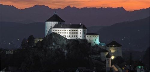 Die eindrucksvolle Kulisse der Festung Kufstein bildet heuer den Rahmen für das himmlische Musical-Vergnügen „Sister Act“. Foto FestungKufsteinGmbH