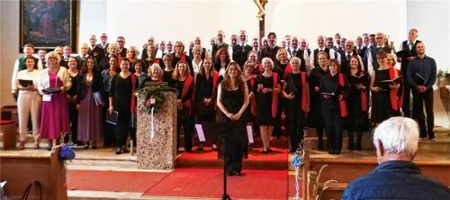 Die enorme musikalische Vielfalt im Inntal konnte man in der voll besetzten Christkönigkirche erleben. Foto re