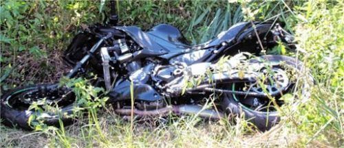 Die Fahrerin dieses Motorrads kollidierte gestern zwischen A8 und Pullach mit einem Auto. Foto Reisner