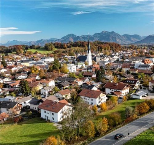 Die Marktgemeinde Prien am Chiemsee ist ein begehrter Wohnort. Foto berger