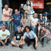 Sommermix mit Rock im Biergarten