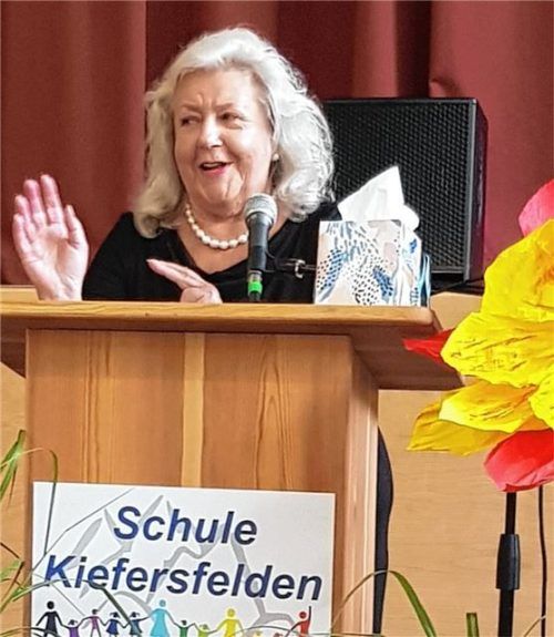 Die scheidenden Schulrektorin Isolde Raabe verabschiedete sich mit einer bemerkenswerten Rede.Foto Hoffmann