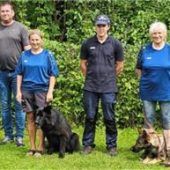 Hunde und Herrchen zeigen ihr Können