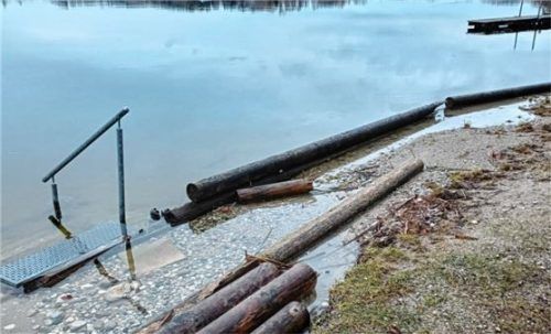 Die Uferbefestigung am Hartsee ist sanierungsbedürftig. Foto Gemeinde