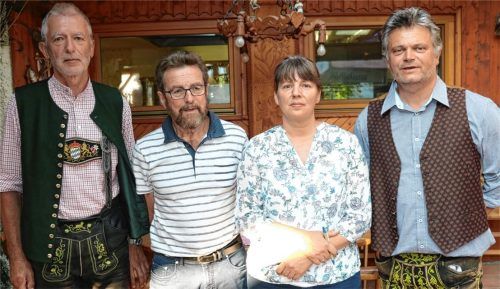 Die Vorstandschaft des Heimat- und Geschichtsvereins (HGV) Aschau mit (von links) Schatzmeister Josef Bauer, Schriftführer Karl Wullinger, der Vorsitzenden Dr. Natascha Mehler und dem stellvertretenden Vorsitzenden Thomas Bauer.Foto Rehberg