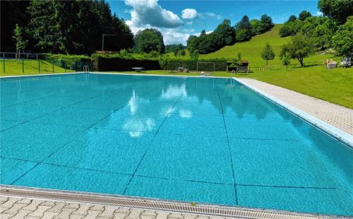 Die Zukunft des Frasdorfer Freibades ist noch nicht gesichert. Fotos Re