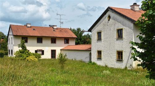 Diese Häuser am Holzbreitenweg sind offenbar nicht mehr sanierbar und stehen leer.Foto Ruprecht