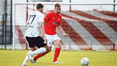 Dominik Brich erzielte mit einem Elfmeter die 1:0-Führung für Wasserburg. Foto mb.presse