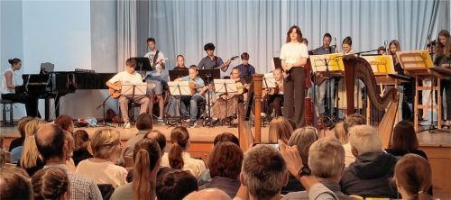 Durfte erst nach einer Zugabe von der Bühne: die Projektband von Daniel Behnke.Foto  Musikschule Neubeuern
