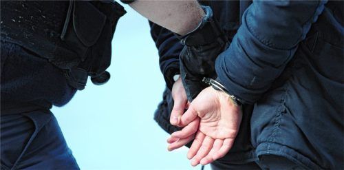 Ein 44-Jähriger aus Bruckmühl gerät seit 20 Jahren immer wieder mit dem Gesetz in Konflikt. Foto dpa (Symbolbild)