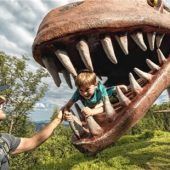 „Lebendige“ Dinos und Wasserspaß