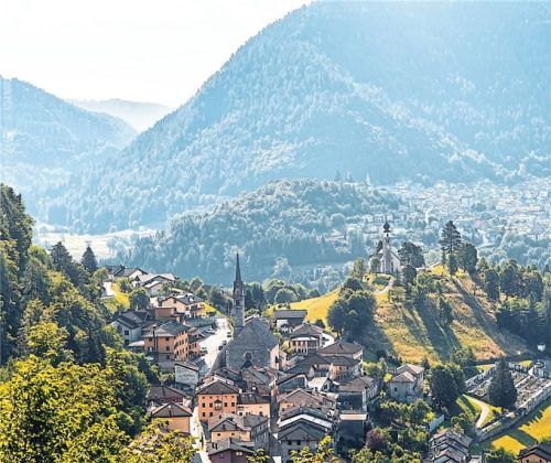 I borghi più belli d‘Italia: das ist eine Vereinigung der schönsten Dörfer Italiens. Im Trentino gibt es besonders viele davon wie Pieve Tesino (Bild). Foto Riccardo Sordo