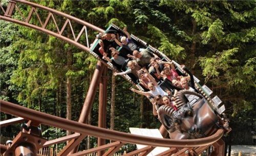 In der rasanten Bergachterbahn wird jeder Mitfahrer zum „Gipfelstürmer“. Fotos freizeitpark Ruhpolding