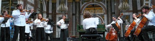 Jeder des Ensembles „Les Essences“, das barocke Violinmusik spielte, ist ein hervorragender Solist.Foto janka