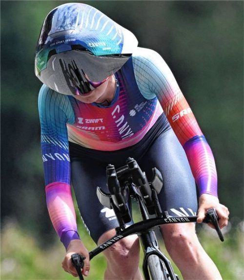 Jetzt liegt der Fokus auf Olympia: Beim Giro D'Italia Donne wurde die Bruckmühlerin Antonia Niedermaier Gesamt-sechste. Foto dpa/Bernd Weißbrod