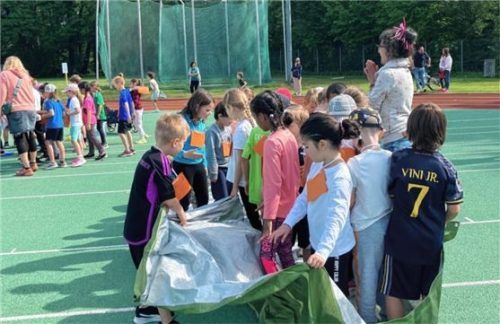 Knapp 400 Kinder der Luitpold-Grundschule beteiligten sich an der Veranstaltung. Foto Re