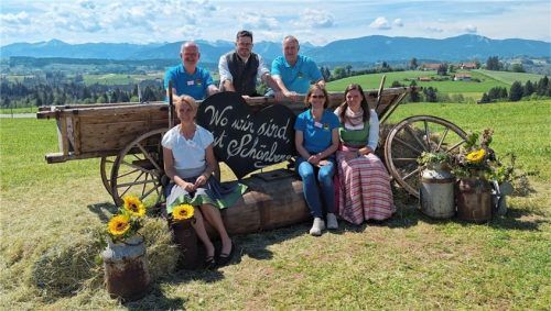 Kurios: Im Mai fand wieder ein Treffen der Schönberger-Orte statt. Menschen aus 16 Orten, die Schönberg heißen, aus ganz Deutschland, Belgien, Österreich und Rumänien-Siebenbürgen trafen sich in Pfaffenwinkel, darunter auch die Schönberger aus dem Mühldorfer Landkreis.Foto ann