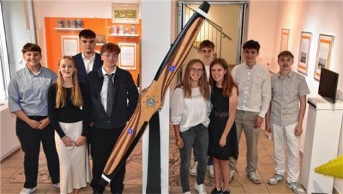 Rosenheimer Unternehmen im Wandel der Zeit haben die Schüler des Karolinen-Gymnasiums erforscht. Ihr Lieblingsexponat ist ein großer Propeller. Foto Schlecker
