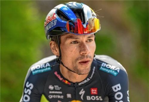 Schmerzhaftes Ende: Primoz Roglic, Teamkapitän von Red Bull-Bora-hansgrohe, muss aus der Tour de France aussteigen. Foto Joerg Mitter / Red Bull Content Pool