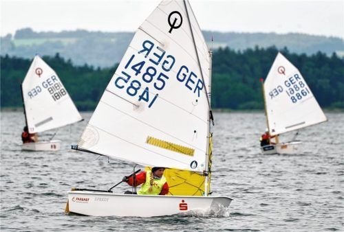 Schwierige Windverhältnisse bei der Opti-Ilca-Liga auf dem Chiemsee.Foto Gerhard Niessen