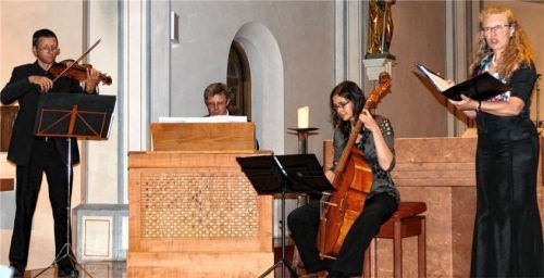 Sie mischten Barockes mit Modernem: (von links) Simon Steinkühler, Michael Anderl, Annalisa Pappano und Birgit Schönberger. Foto janka