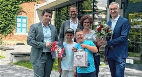 „Überraschung!“ –Rosenheim feiert die 50000. Besucher der Ausstellung „Heldinnen und Helden“. Foto VKR