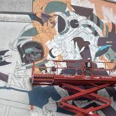 Der Astronaut weicht etwas Neuem