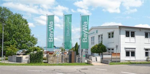 Welche Auswirkungen hat die BayWa-Finanzkrise auf die Standorte in der Region, wie hier beispielsweise auf den BayWa-Baustoffhandel in Kolbermoor? Das OVB hat bei der Konzern-Zentrale in München nachgefragt. Foto Riediger