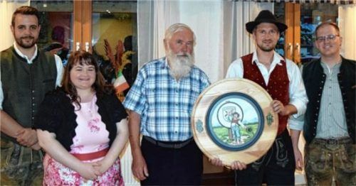 Zweiter Schützenmeister Daniel Pesch (von links), Anna Antretter, Fritz Schröder, Steffen Seyda, Gildemeister Marcus Renz. Foto re
