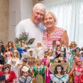 Ein Ehepaar und 84 Barbie-Puppen
